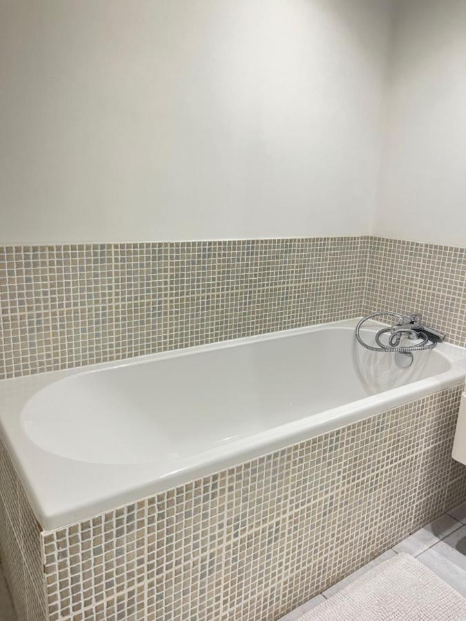 Ecu : Superbe Appartement Avec Exterieur Reims Dış mekan fotoğraf